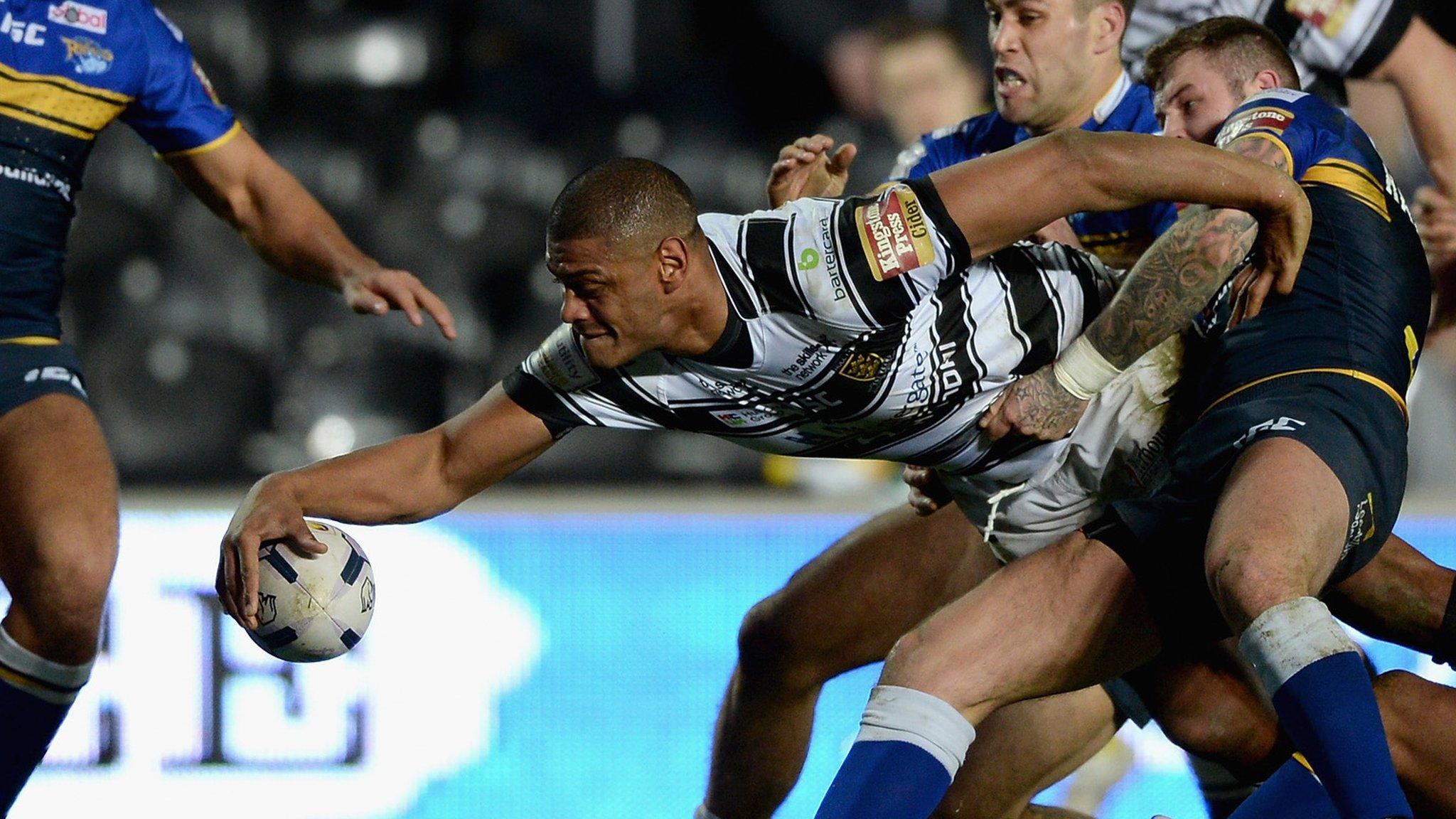 Leon Pryce scores against Leeds Rhinos