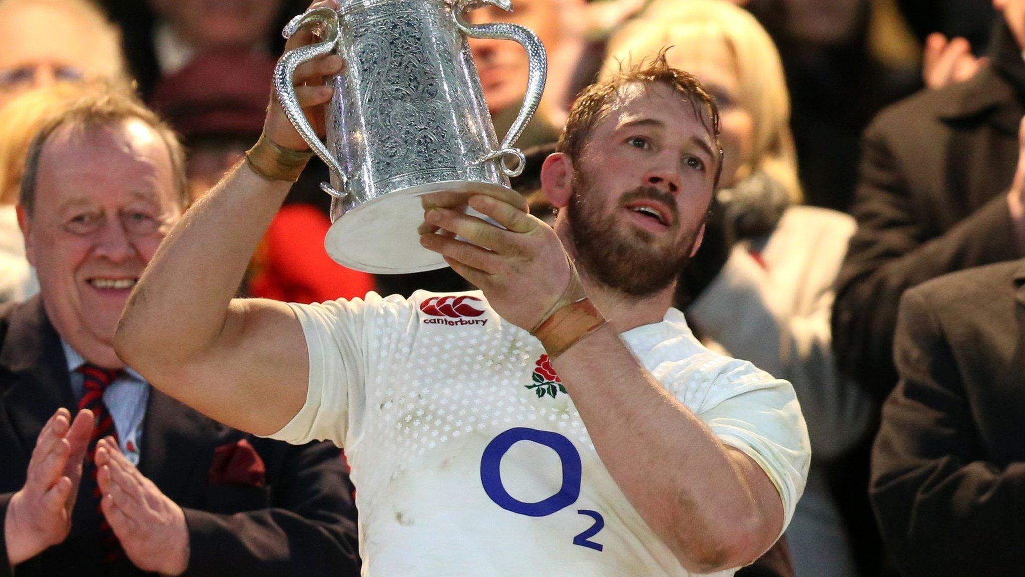 England captain Chris Robshaw lifts the Calcutta Cup