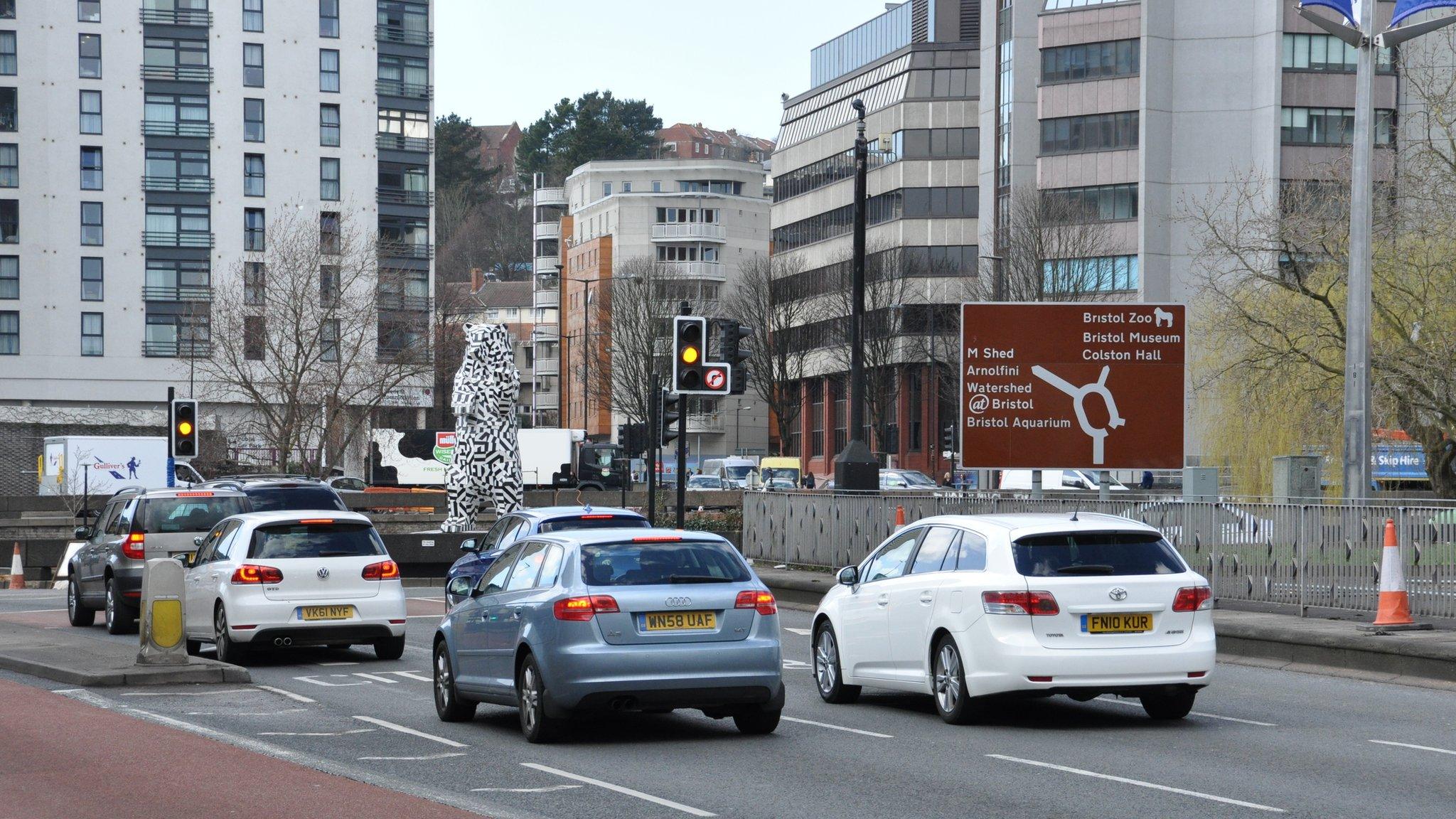 Bearpit roundabout