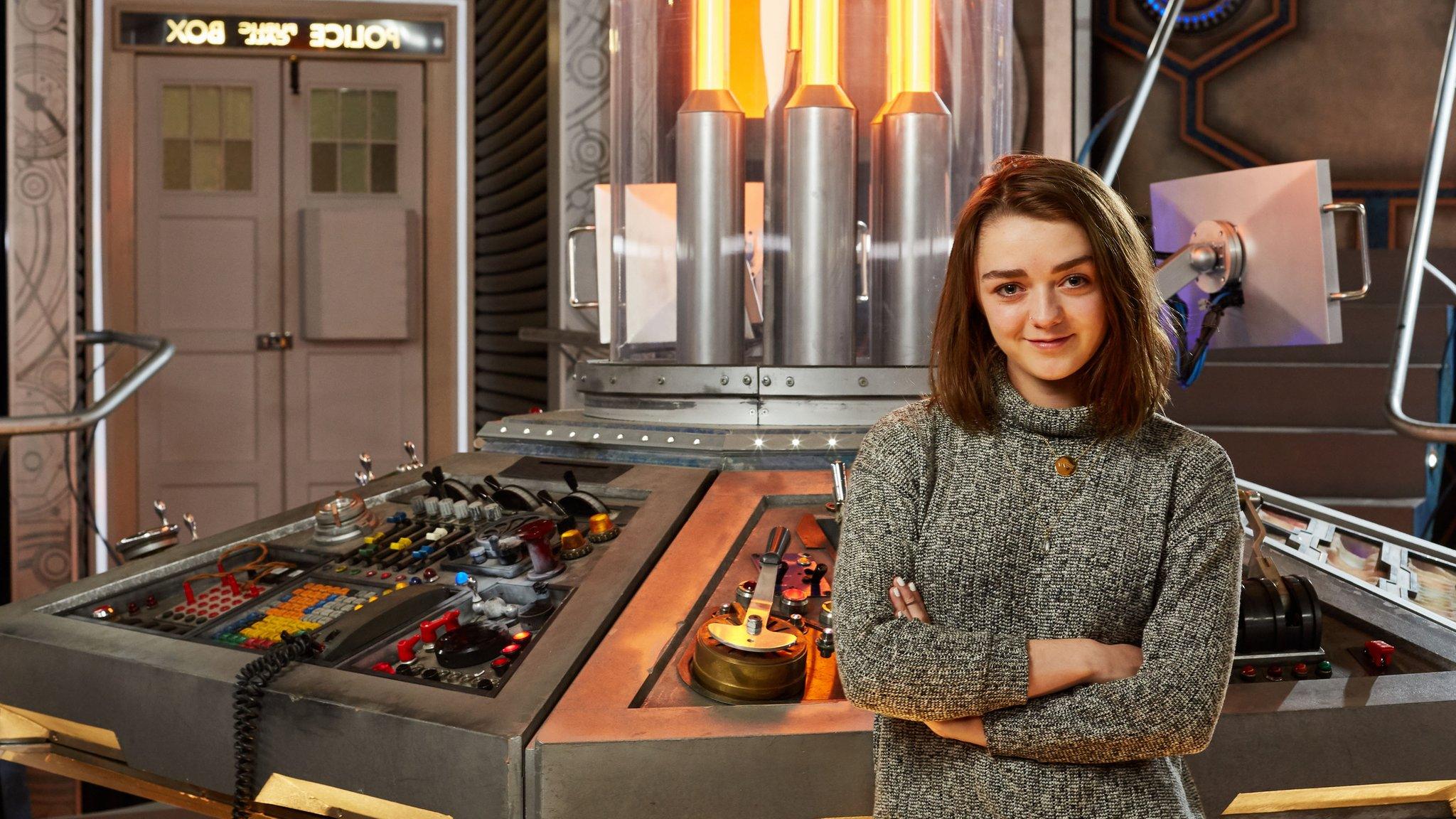 Maisie Williams in the Tardis