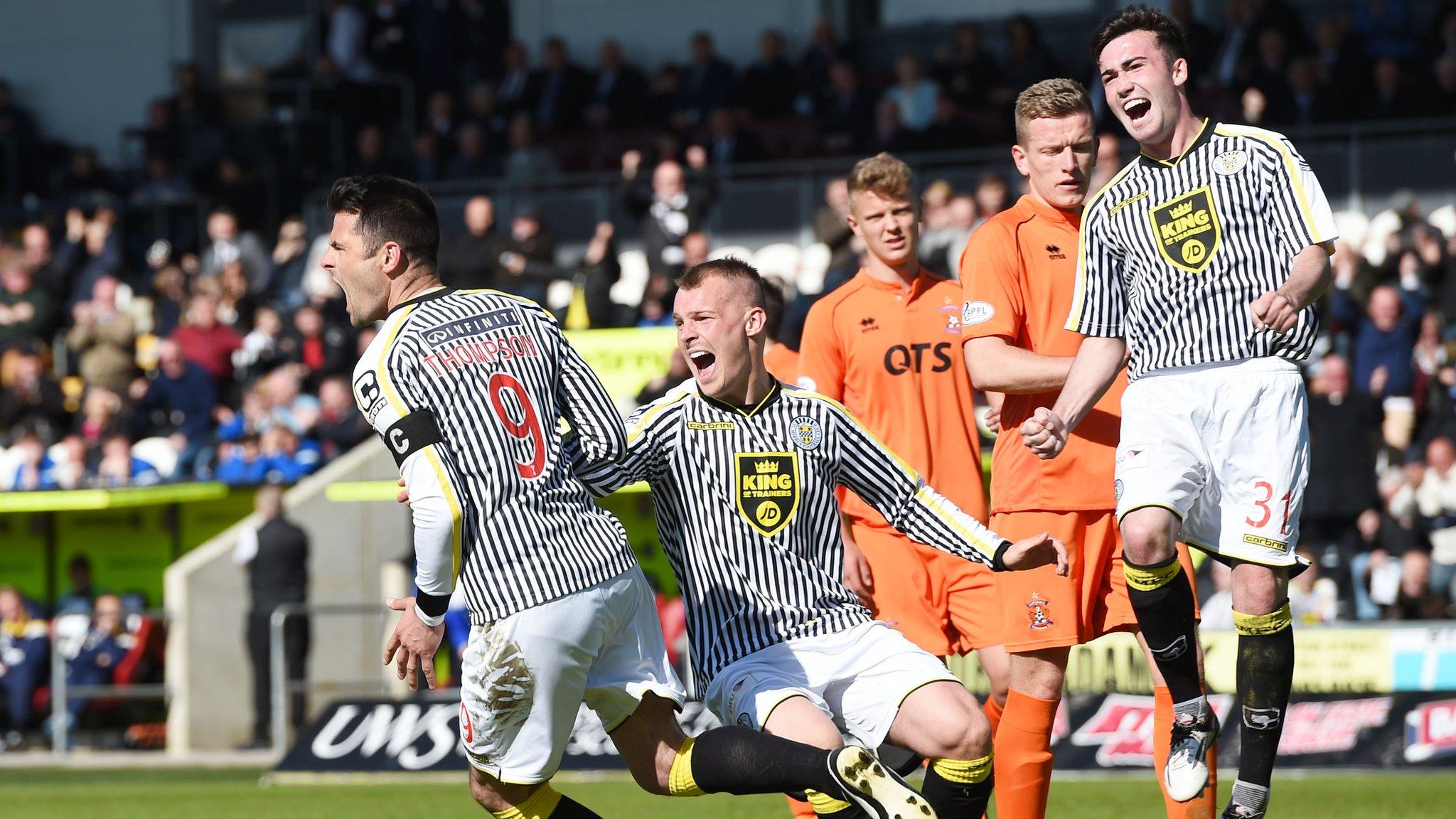 St Mirren players celebrating