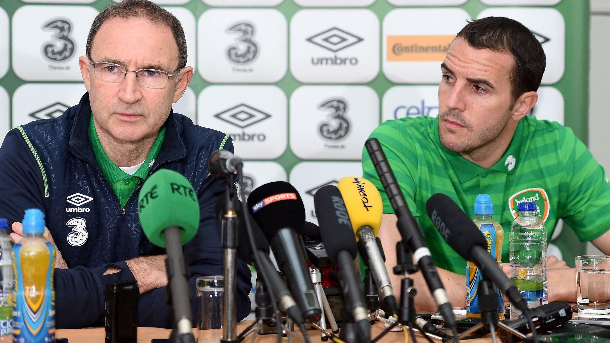 Republic of Ireland boss Martin O'Neill with John O'Shea