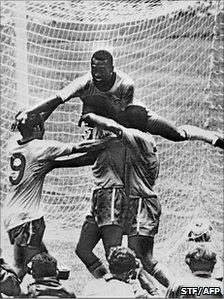 Pele celebrates with teammates during Brazil's 4-1 win over Italy in the 1970 World Cup final