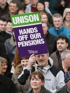 Liverpool, UNITED KINGDOM: Trade union activists attend a rally in Derby Square in Liverpool during a 24 hour strike by council workers, 28 March 2006.