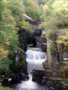 Bracklinn Falls bridge