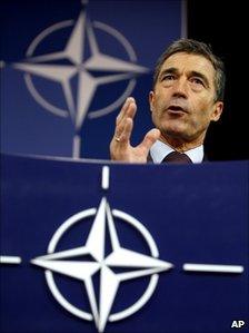 Anders Fogh Rasmussen briefs reporters in Brussels (11 October 2010)