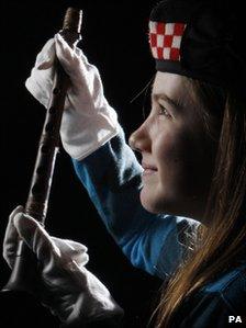 Grace Welden with Iain Dall MacKay's chanter