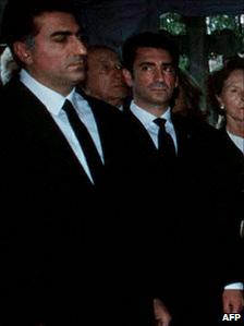 Alireza Pahlavi, centre, at Leila Pahlavi's funeral