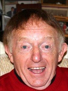 Paul Daniels with wig