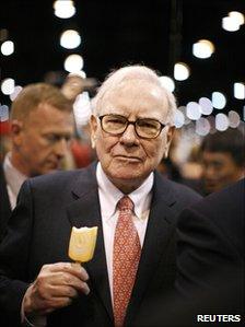 Warren Buffett at the Berkshire Hathaway annual shareholders' meeting in Omaha, Nebraska, in May 2009