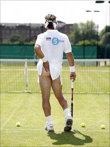 Pat Cash recreates the Tennis Girl pose