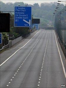 M1 motorway closed due to fire