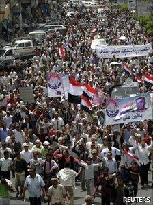 Anti-government protesters in Taiz, 15 June