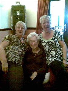 Pauline Turner (left), her mother, Annie Taylor, and her sister, Barbara. (Copyright: Pauline Turner)