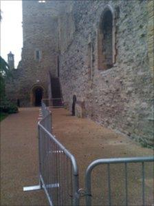 Barriers at Newark Castle