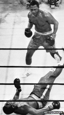 Joe Frazier flooring Muhummad Ali