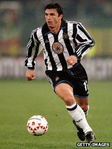 Gary Speed of Newcastle United on the ball during the UEFA Cup third round first leg match against Roma at the Stadio Olimpico in Rome on 25 November, 1999.