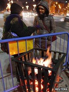 Street brazier in Warsaw, 1 Feb 12