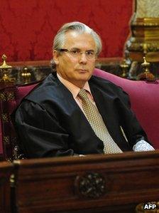 Spanish judge Baltasar Garzon attending the first day of his trial on charges for abuse of power over alleged illegal wiretapping (17 Jan 2012)