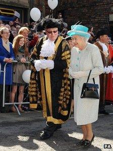 The Queen is greeted by the Lord Mayor of York, Councillor David Horton