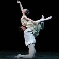 A scene from the Royal Ballet's Romeo and Juliet. Photo by Dee Conway