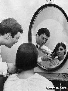 Vidal Sassoon cutting Emmanuelle Khanh's hair in 1963