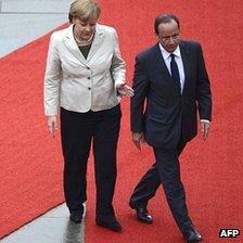 Francois Hollande and Angela Merkel (15/05/12)