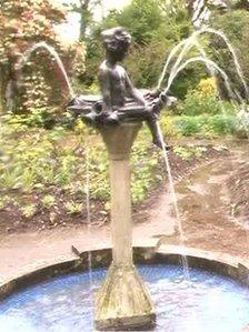 Lady Mairi fountain