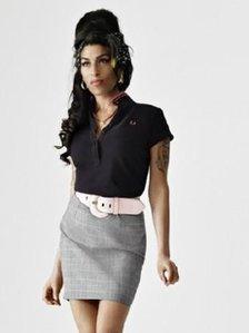 Amy Winehouse wearing her t-shirt design