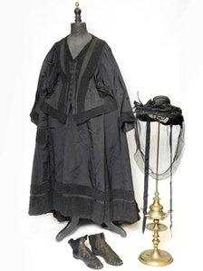 Queen Victoria's mourning outfit