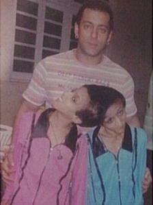 Saba and Farah Shakeel with Bollywood actor Salman Khan