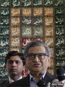 Indian Foreign Minister S.M. Krishna speaks to the media after his arrival at a military base in Rawalpindi near Islamabad September 7, 2012