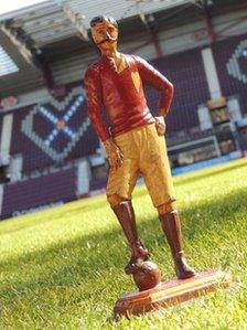 Hearts player statue