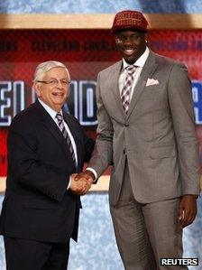 Canadian Anthony Bennett shakes hands with NBA Commissioner David Stern in Brooklyn, New York, 27 June 2013