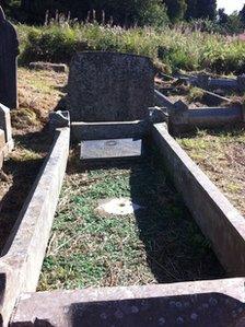 Pte Jobbins' grave