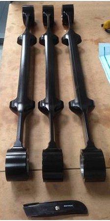 Rear pull rods