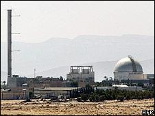 Dimona nuclear plant, southern Israel (file pic: 8 Sept 2002), understood to be the source of plutonium for Israel's nuclear weapons