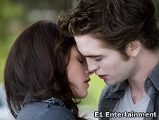 Kristen Stewart (Bella Swan) and Robert Pattinson (Edward Cullen)