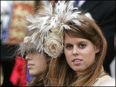 Princesses Eugenie (l) and Beatrice