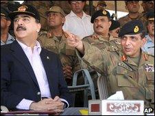 Pakistani prime minister Yousuf Gilani and army chief, General Ashfaq Kiyani