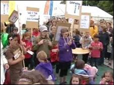 Treganna school protest at the Urdd Eisteddfod