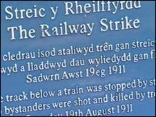 Blue plaque on the railway strike in Llanelli in 1911