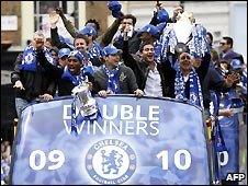 Chelsea celebrate winning the double in 2009/10