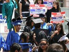 Dream Act campaigners rally (photo courtesy of DreamActivist.org, taken by Ruben Hernandez)