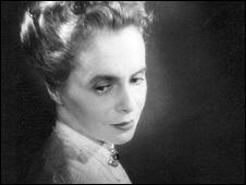 Ninette de Valois. Photo Germaine Kanova