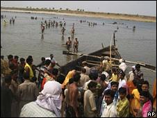 The site of the boat accident in Balia, Uttar Pradesg