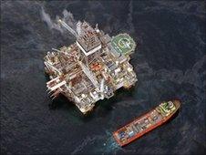 Rig drilling relief well in the Gulf of Mexico