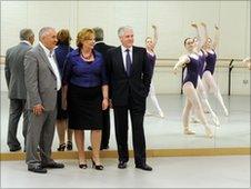 Fiona Hyslop, Andrew Dixon and Sir Sandy Crombie with RSAMD ballet dancers