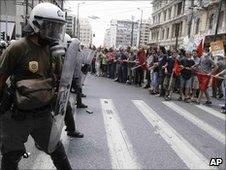 Riot police confront protesters in Athens 29.6.10