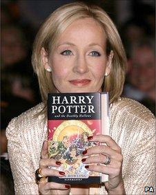 JK Rowling at launch of Harry Potter and the deathly hallows in 2007